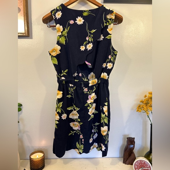 Floral Mini Dress with Open Back - Picture 2 of 8